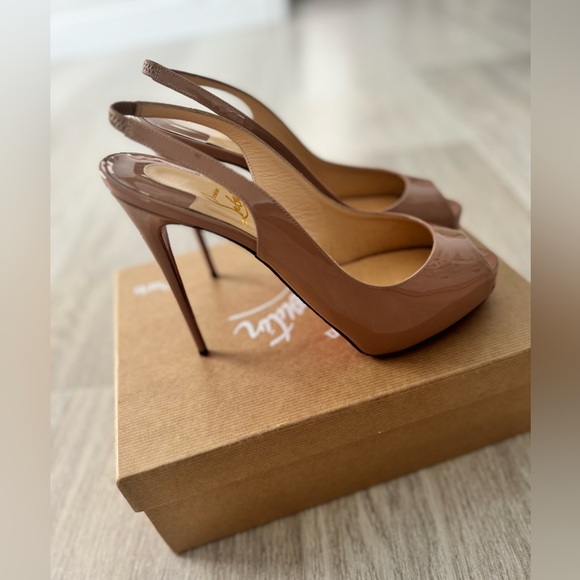 Christian Louboutin private number 120 Patent nude size